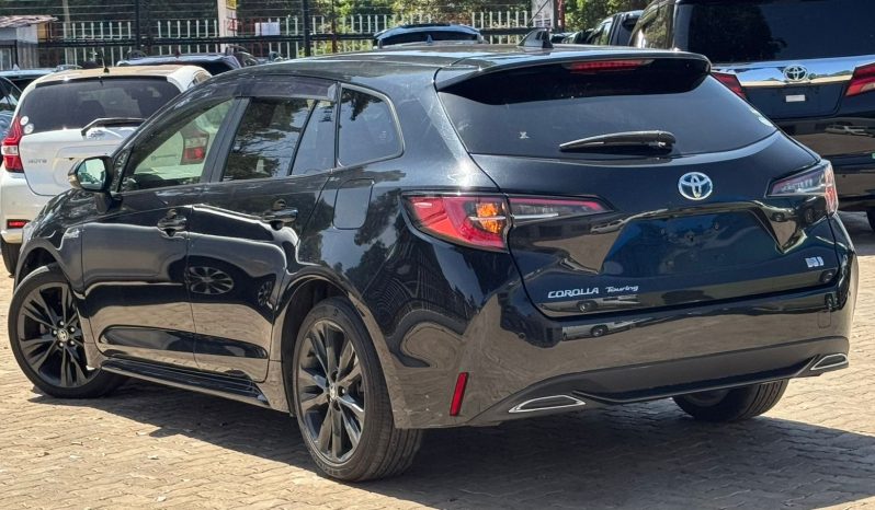 
								Toyota Corolla Touring full									