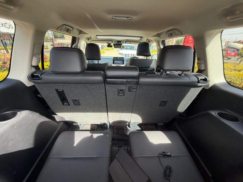 
								Toyota Land Cruiser Prado TX.L full									