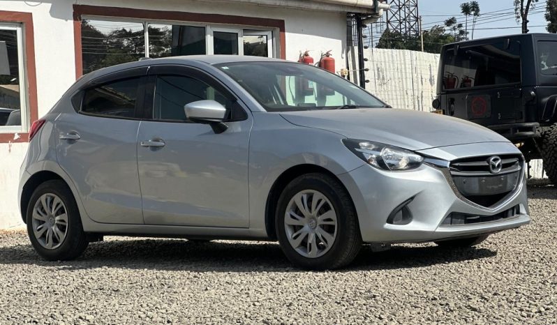 
								Mazda Demio full									