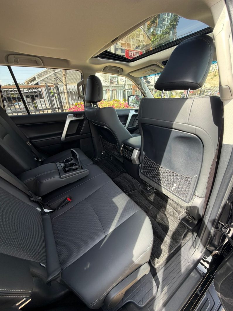 
								Toyota Land Cruiser Prado TX.L full									