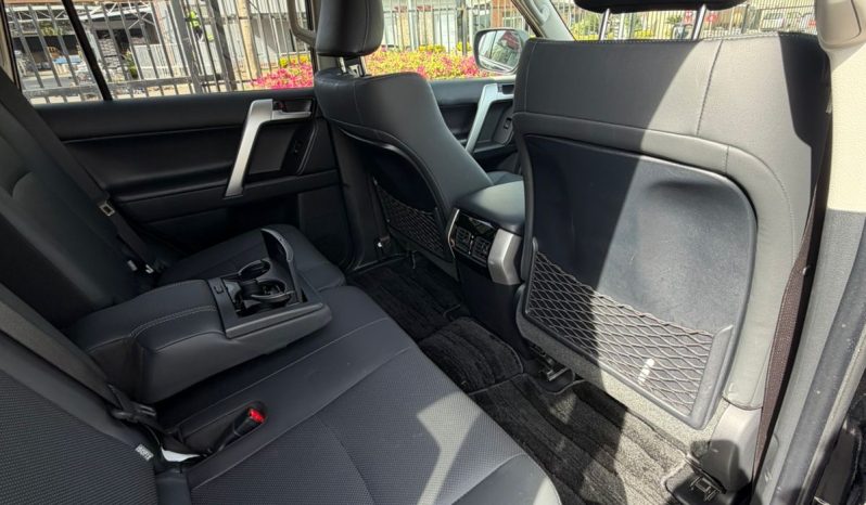 
								Toyota Land Cruiser Prado TX.L full									