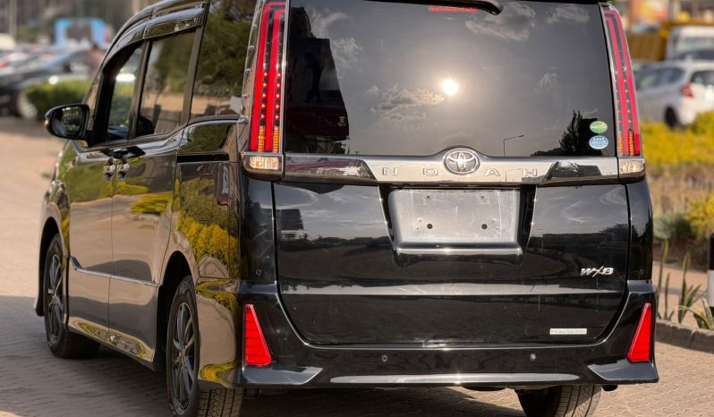 
								Toyota Noah WXB full									