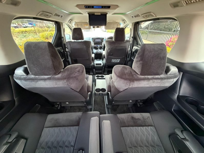 
								Toyota Vellfire full									