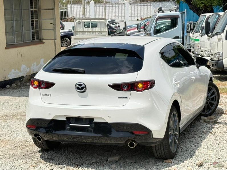 
								Mazda 3 full									