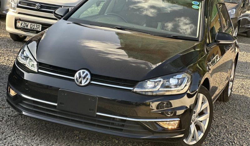 
								Volkswagen Golf full									