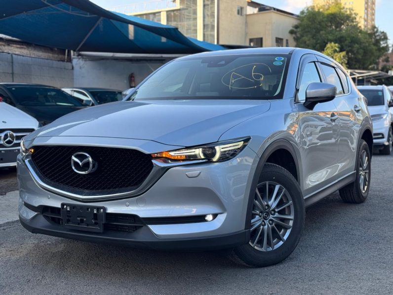 
								Mazda CX-5 full									