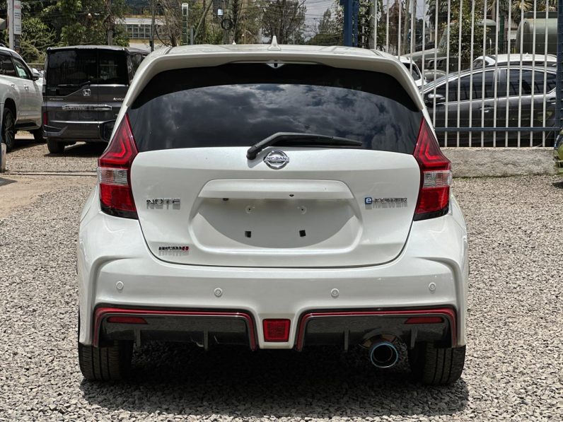 
								Nissan Note Nismo Epower full									