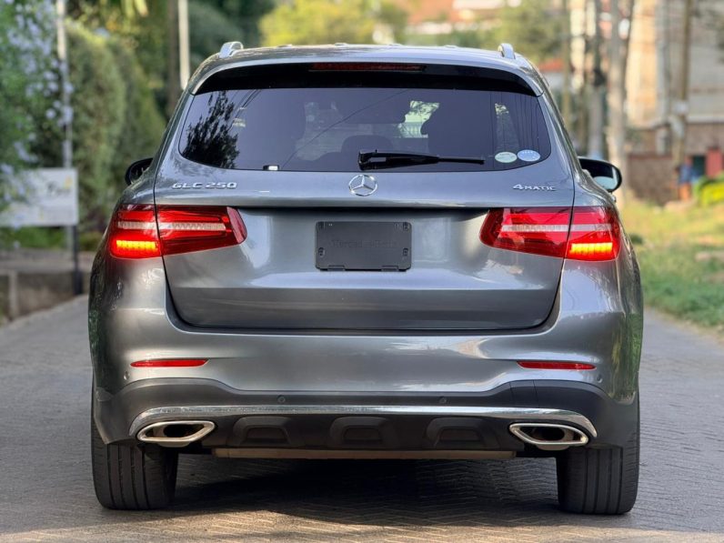 
								Mercedes Benz GLC 250 full									