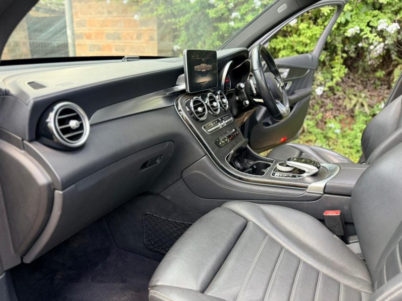 
								Mercedes Benz GLC 250 full									