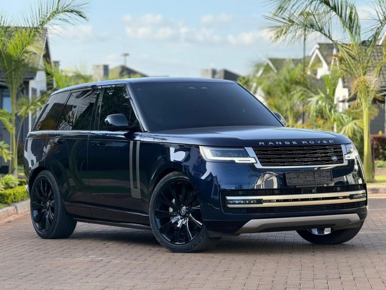 
								Range Rover Voque P400 full									