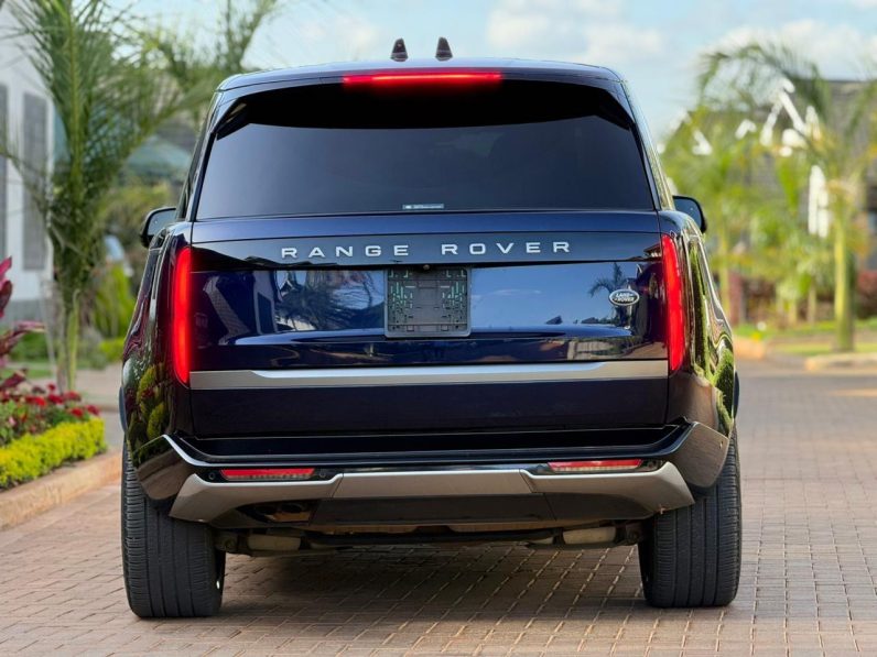 
								Range Rover Voque P400 full									