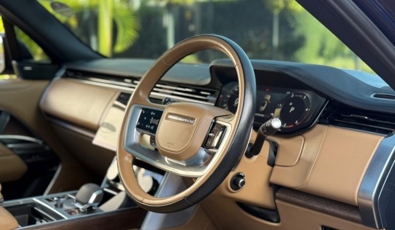 
								Range Rover Voque P400 full									