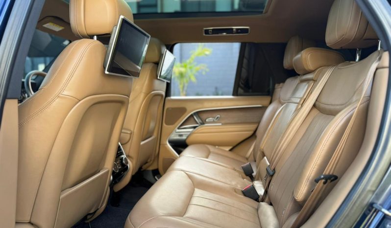 
								Range Rover Voque P400 full									