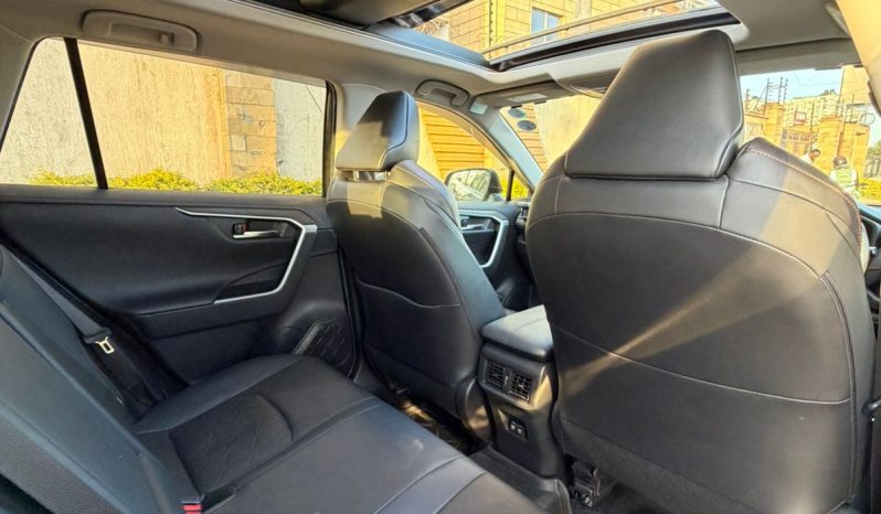 
								Toyota Rav4 Adventure full									