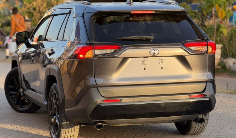 
								Toyota Rav4 Adventure full									