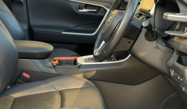 
								Toyota Rav4 Adventure full									