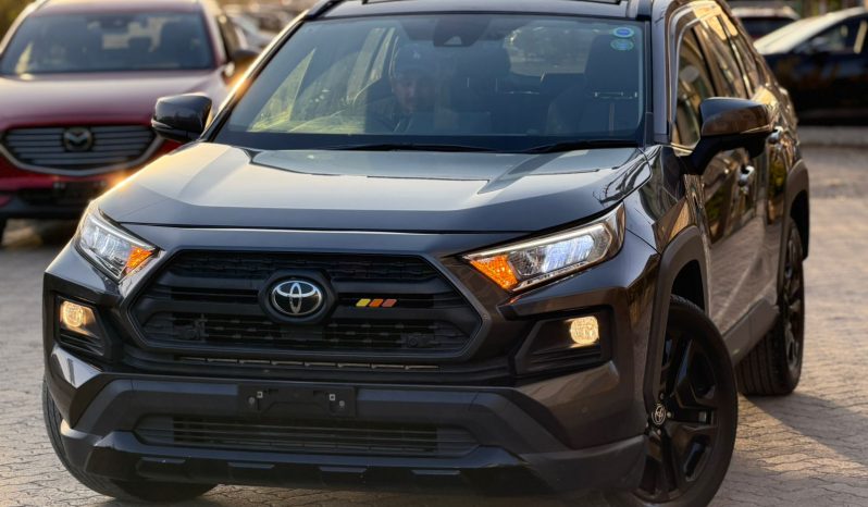 
								Toyota Rav4 Adventure full									