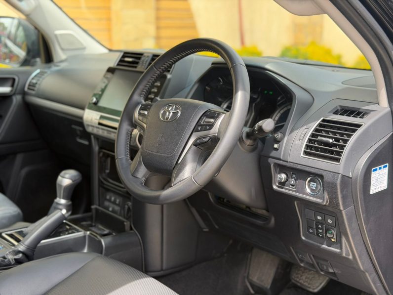 
								Toyota Land Cruiser TXL full									