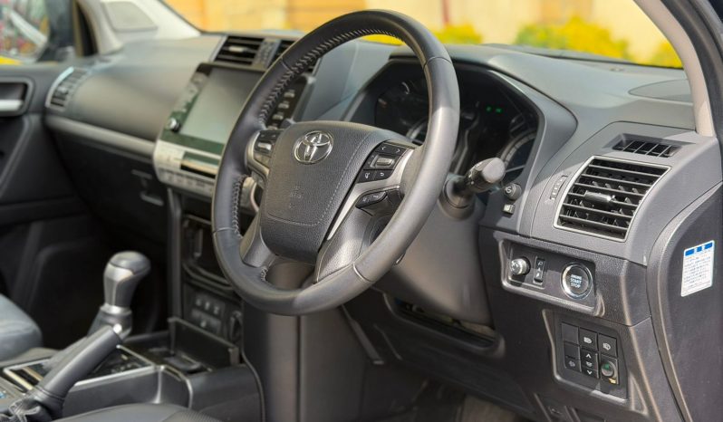 
								Toyota Land Cruiser TXL full									