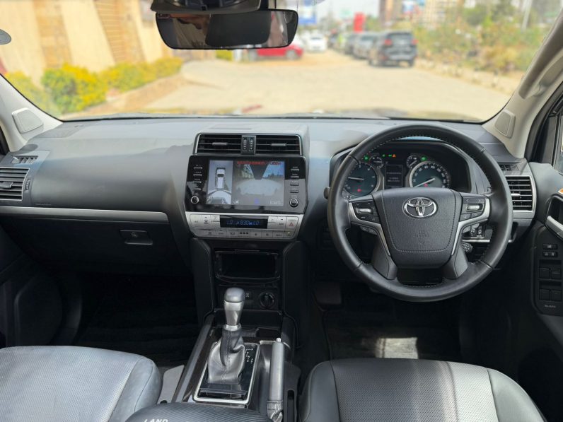 
								Toyota Land Cruiser TXL full									