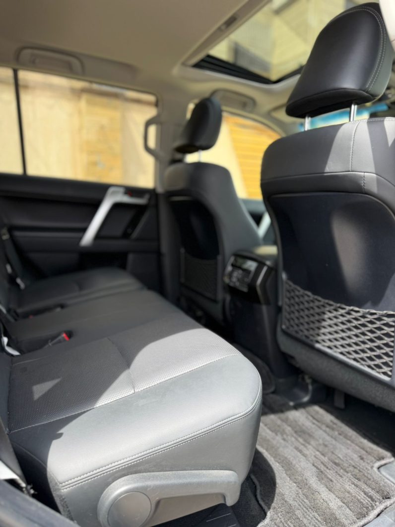 
								Toyota Land Cruiser TXL full									