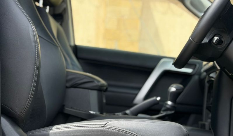 
								Toyota Land Cruiser TXL full									