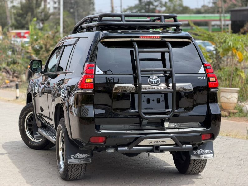 
								Toyota Land Cruiser TXL full									