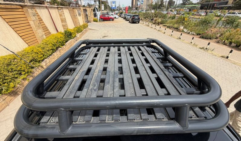 
								Toyota Land Cruiser TXL full									