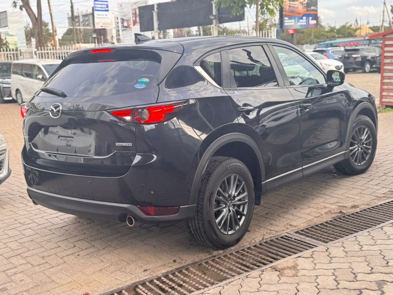 
								Mazda CX-5 full									