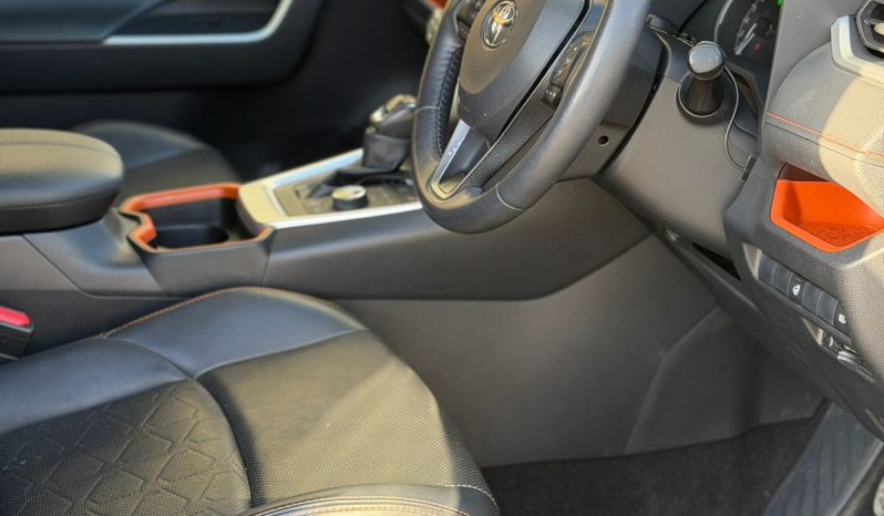 
								Toyota Rav4 Adventure full									