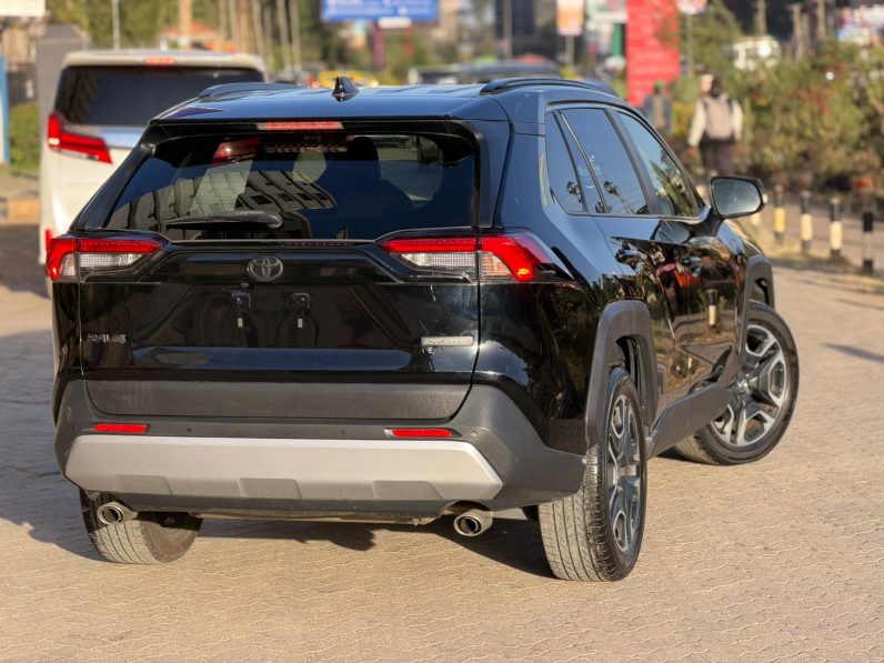 
								Toyota Rav4 Adventure full									