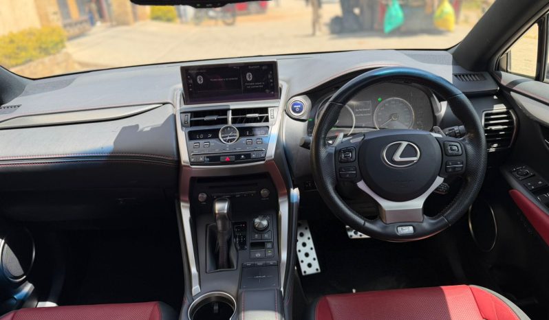 
								Lexus  NX300H full									