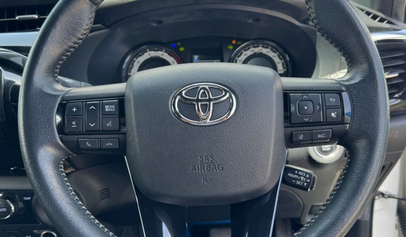
								Toyota Hilux full									