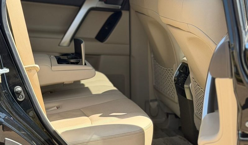 
								Toyota Land Cruiser Prado TXL full									