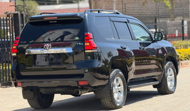 
								Toyota Land Cruiser Prado TXL full									