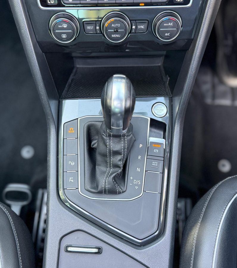 
								Volkswagen Tiguan R-Line full									