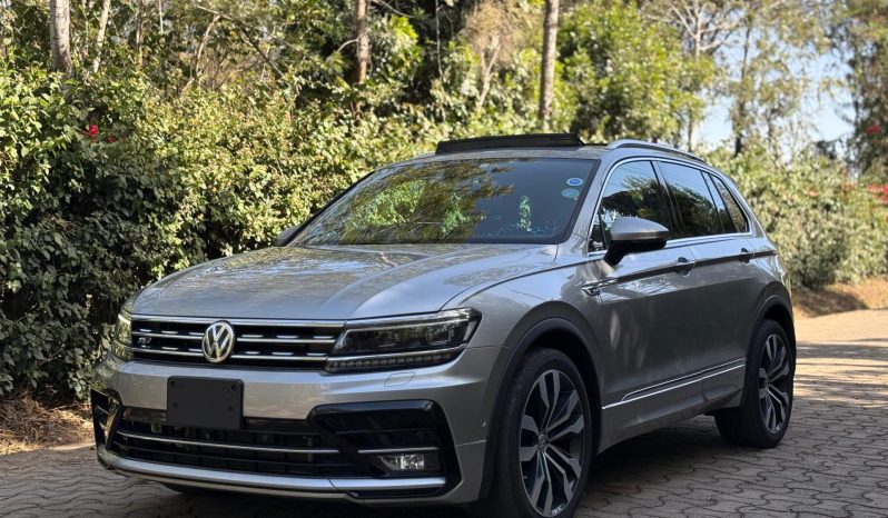
								Volkswagen Tiguan R-Line full									