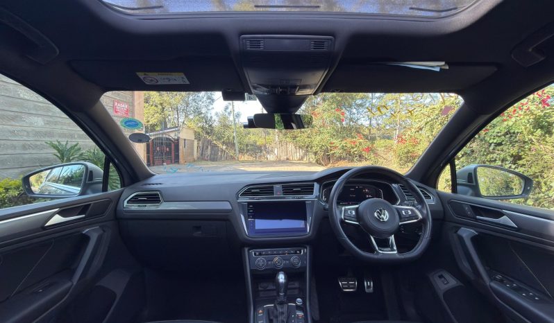 
								Volkswagen Tiguan R-Line full									