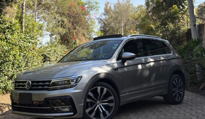 
								Volkswagen Tiguan R-Line full									