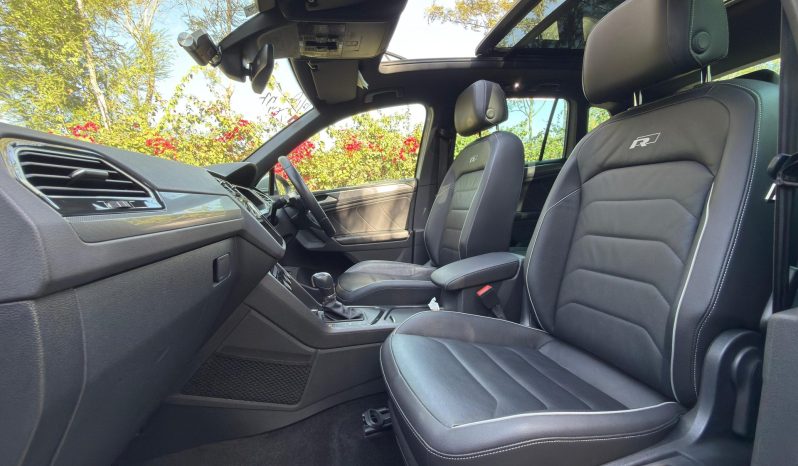 
								Volkswagen Tiguan R-Line full									