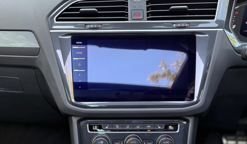 
								Volkswagen Tiguan R-Line full									