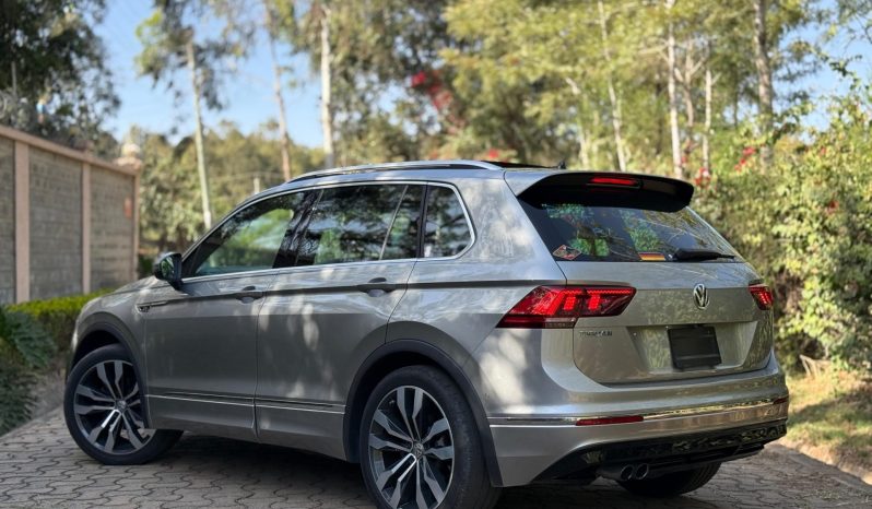 
								Volkswagen Tiguan R-Line full									