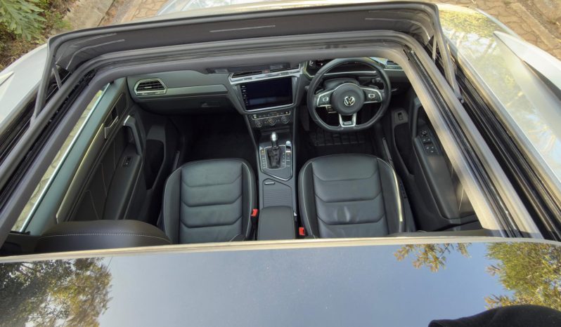 
								Volkswagen Tiguan R-Line full									