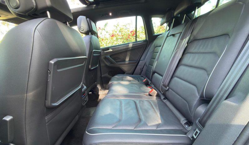 
								Volkswagen Tiguan R-Line full									