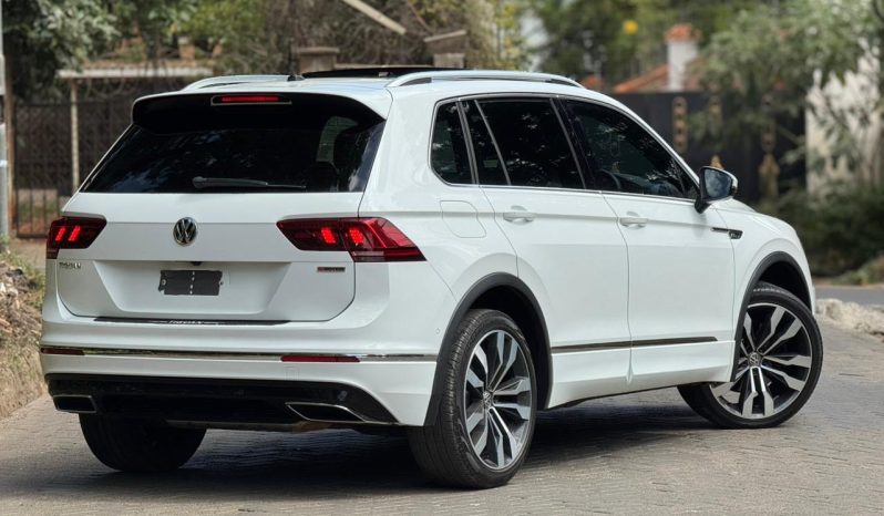 
								Volkswagen Tiquan full									