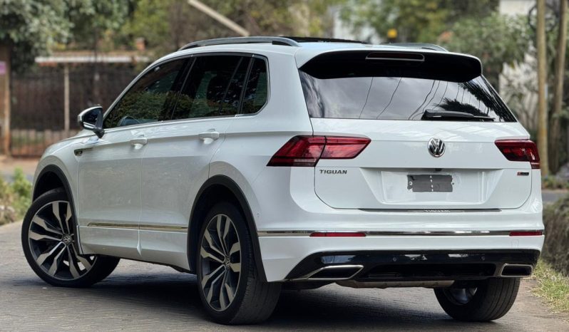 
								Volkswagen Tiquan full									