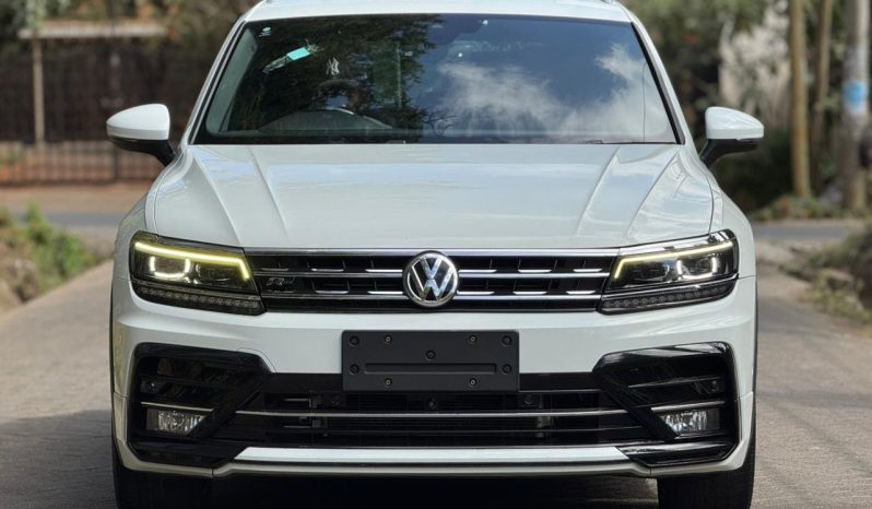 
								Volkswagen Tiquan full									