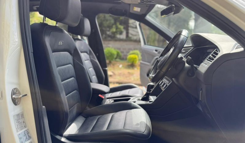 
								Volkswagen Tiquan full									