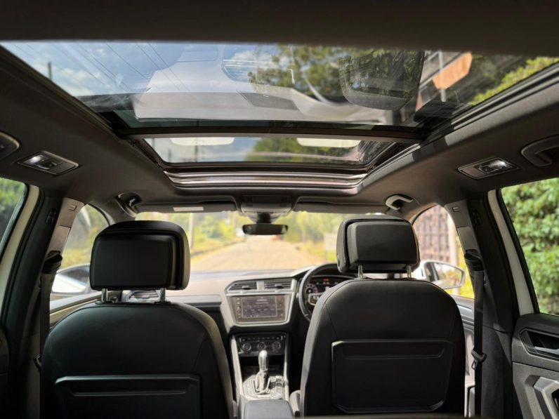 
								Volkswagen Tiquan full									