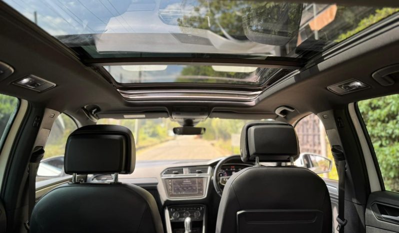 
								Volkswagen Tiquan full									